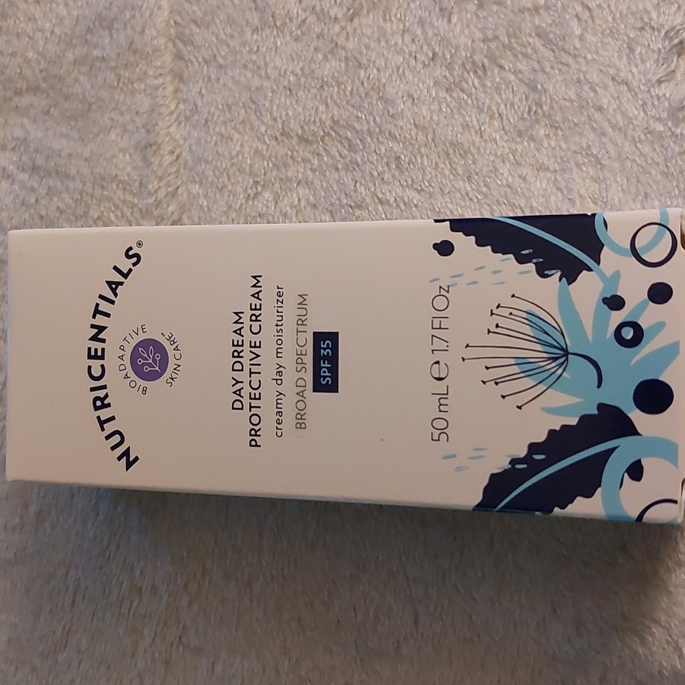 2 for 1 special!! NuSkin NuSkin Nutricentials Day Dream Protective Cream…
